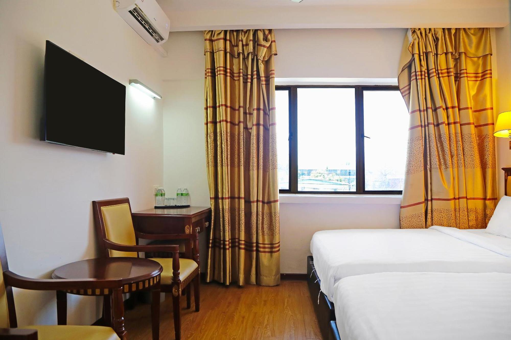 Super Oyo 90464 Borneo Suites Hotel Кота-Кінабалу Екстер'єр фото